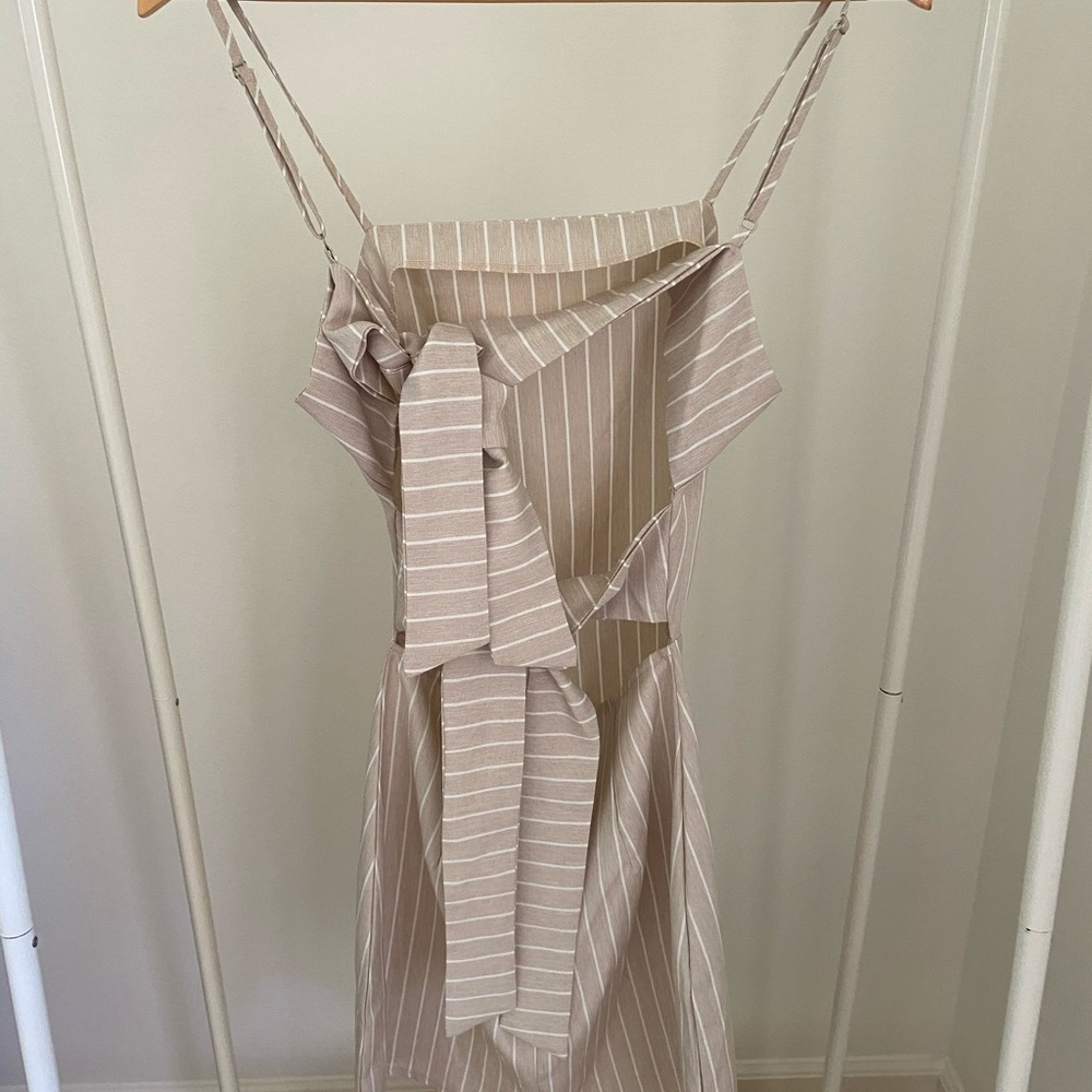 Dress - Picture 3 of 4